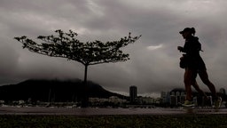 Läufer am Morgen in Rio de Janeiro © imago/Bildbyran