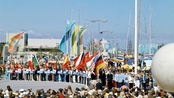 Eröffnung der Segelwettbewerbe der Olympischen Sommerspiele 1972 in München am Austragungsort Kiel. © picture-alliance/ dpa 