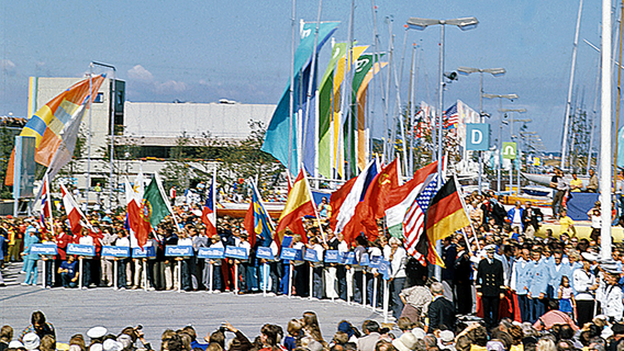 Eröffnung der Segelwettbewerbe der Olympischen Sommerspiele 1972 in München am Austragungsort Kiel. © picture-alliance/ dpa 