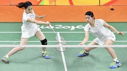 Misaki Matsutomo und Ayaka Takahashi gewinnen im Badminton © dpa-Bildfunk 