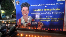 Glückwünsche für die indische Boxerin Lovlina Borgohain in der Heimat © imago images/NurPhoto Foto: Anuwar Hazarika